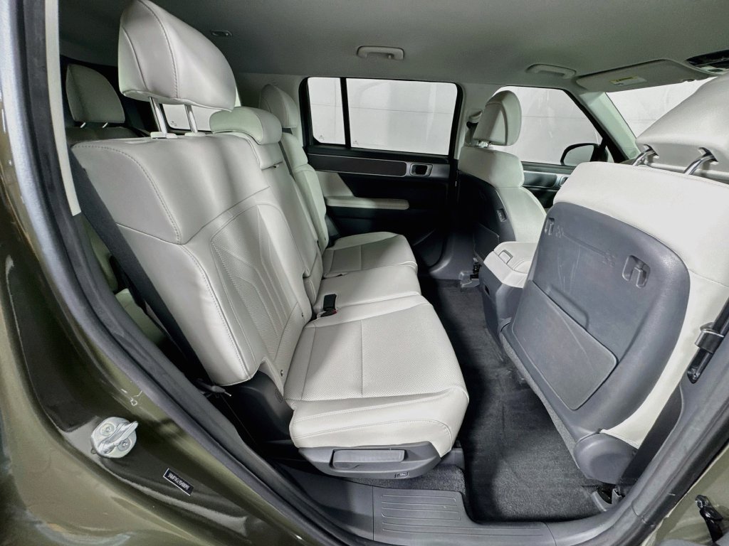 Used 2025 Hyundai Santa Fe SEL FWD image 35