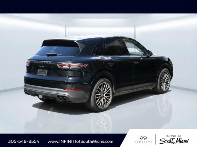 Used 2022 Porsche Cayenne Platinum Edition image 4