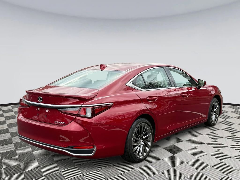 Used 2025 Lexus ES 300h w/ Luxury Package video 2