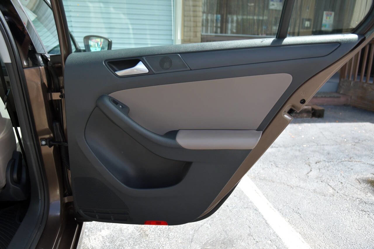 Used 2014 Volkswagen Jetta S image 28