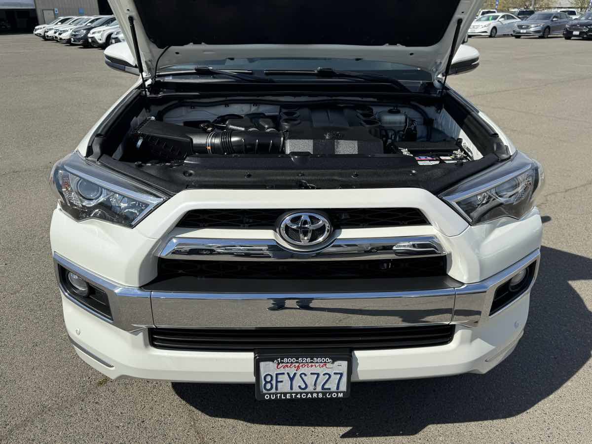 Used 2018 Toyota 4Runner Limited AWD/4WD image 39