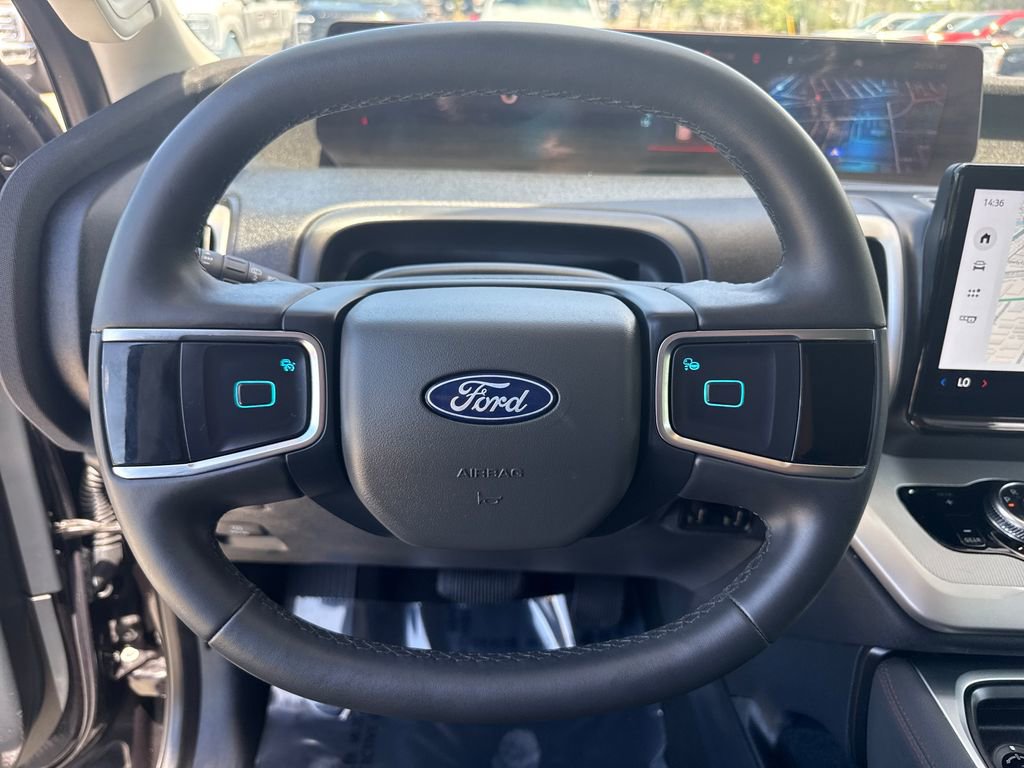 Used 2025 Ford Expedition Active RWD image 14