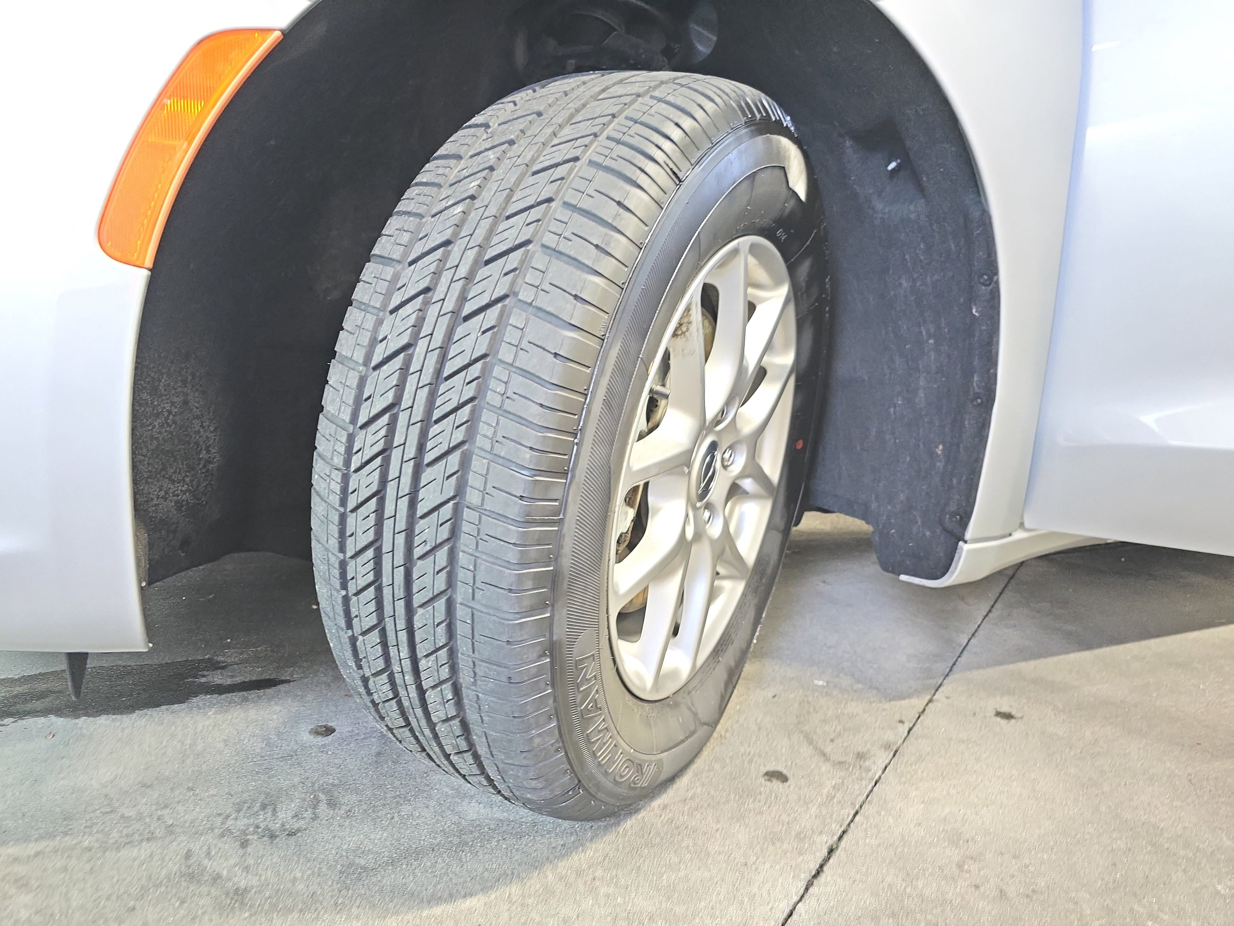 Used 2024 Chrysler Pacifica Touring-L image 28