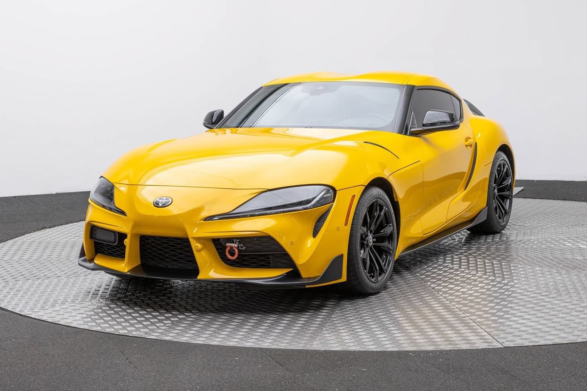 Used 2021 Toyota Supra w/ Safety & Technology Package RWD image 2