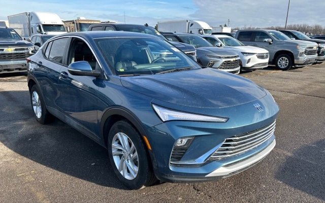 Used 2024 Buick Envista Preferred w/ Convenience I Package image 2