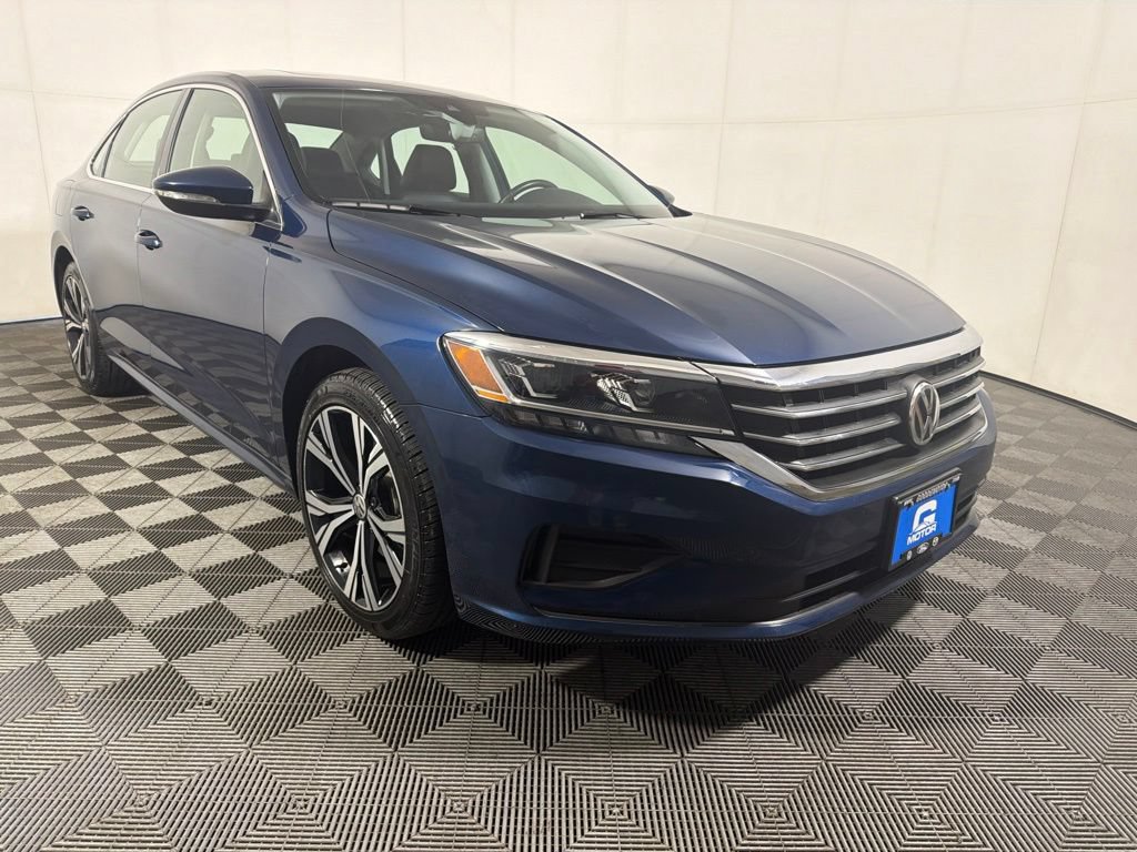 Certified 2022 Volkswagen Passat 2.0T SE FWD image 2