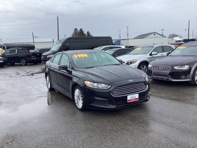Used 2013 Ford Fusion SE image 2