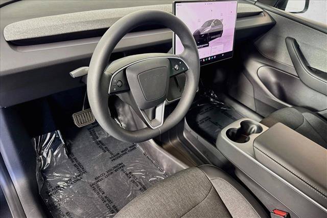 Used 2026 Tesla Model Y AWD image 9