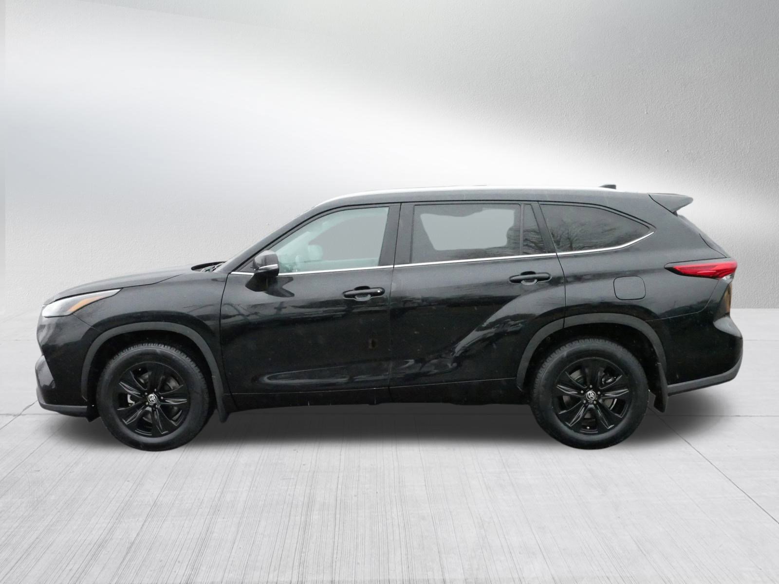 Used 2022 Toyota Highlander XLE image 4