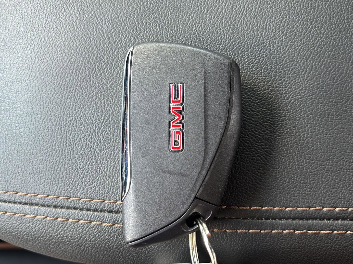 Used 2024 GMC Canyon AT4 w/ Technology Package image 32