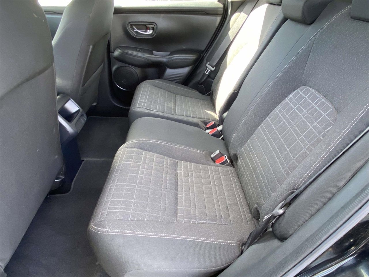 Used 2023 Honda HR-V LX image 11