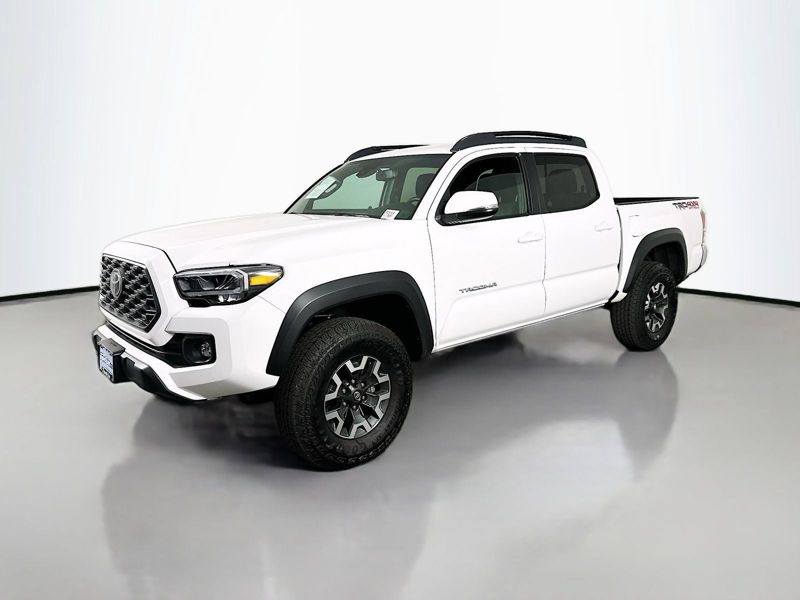 Certified 2023 Toyota Tacoma TRD Off-Road AWD/4WD image 3