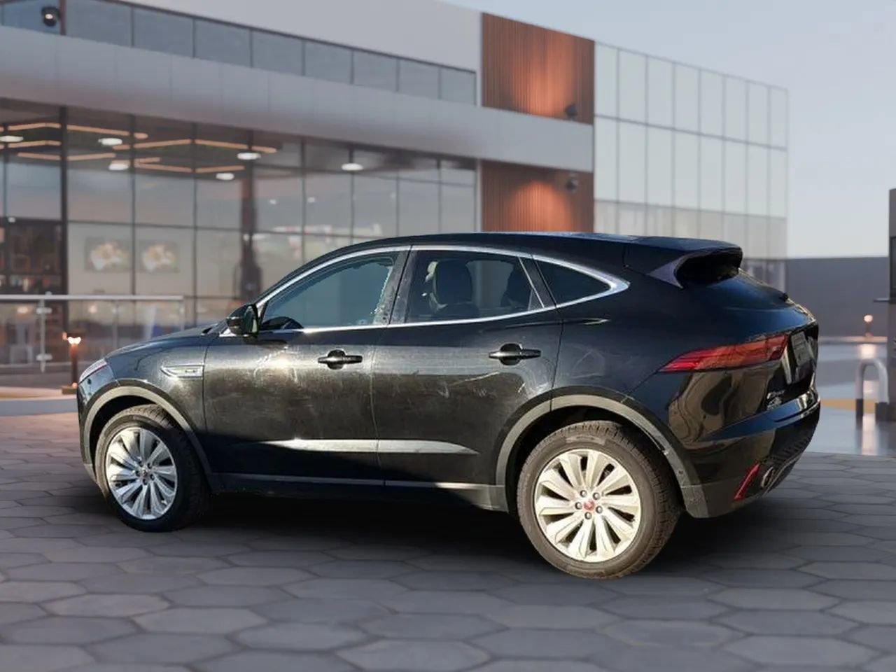 Used 2018 Jaguar E-PACE SE AWD/4WD image 5