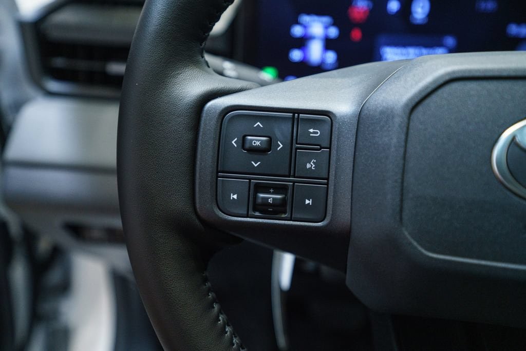 Used 2025 Toyota Grand Highlander AWD image 20