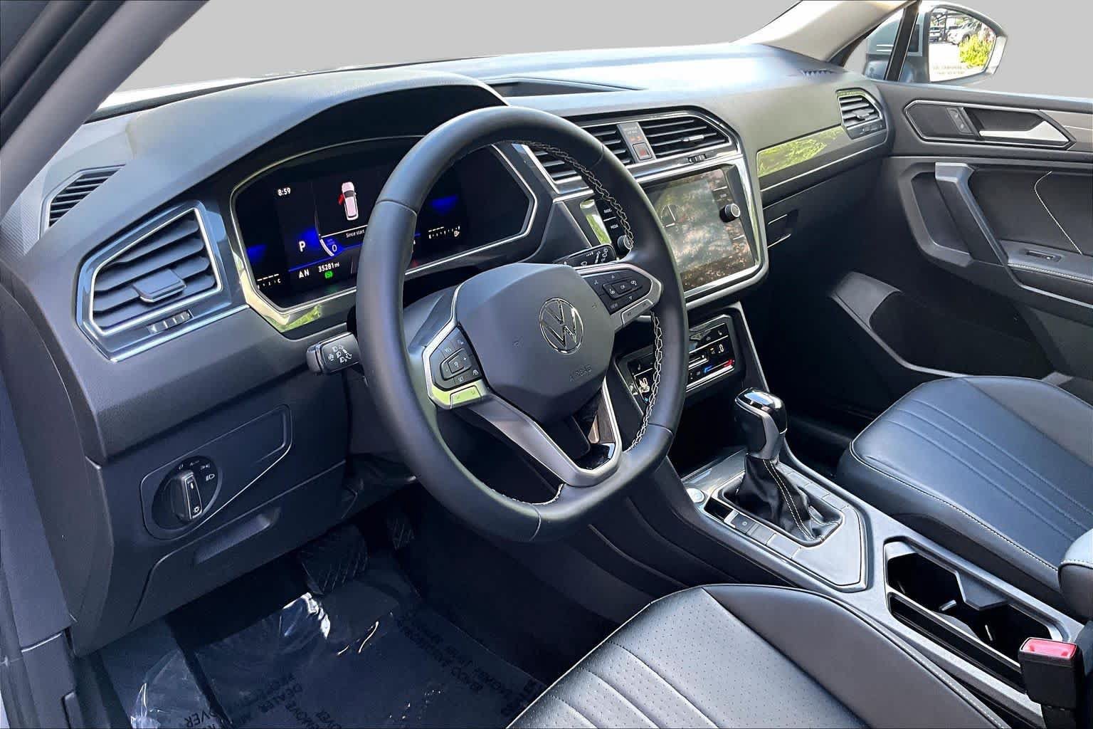 Used 2023 Volkswagen Tiguan SE FWD image 18