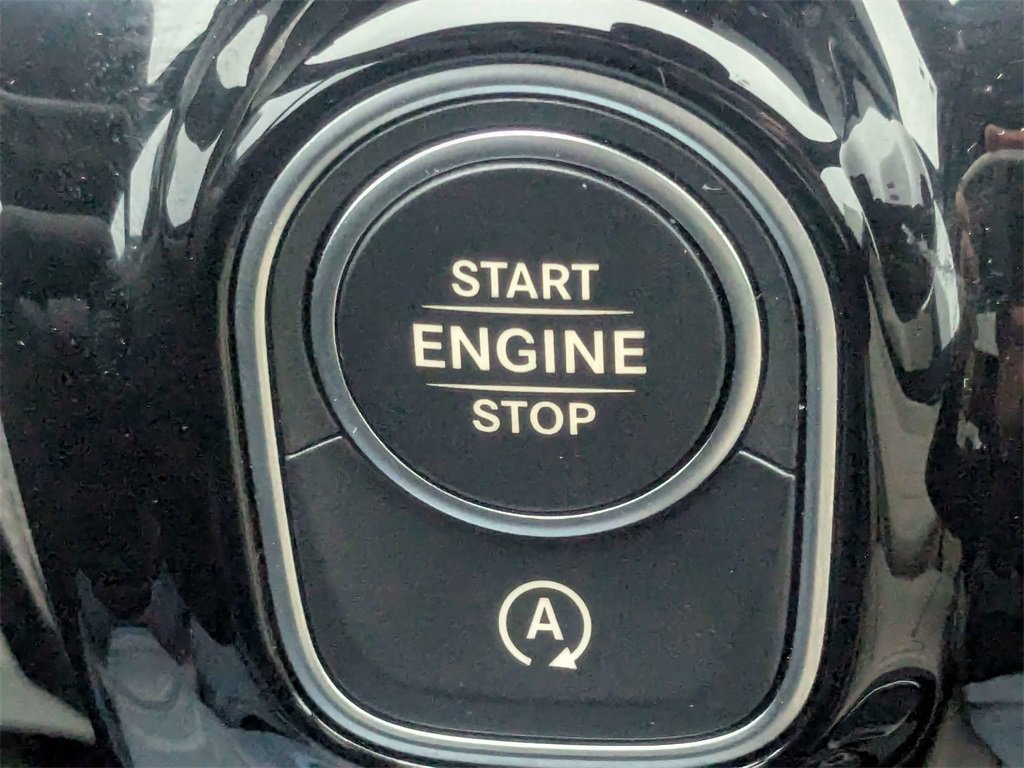 Used 2025 Mercedes-Benz CLA 250 4MATIC image 32