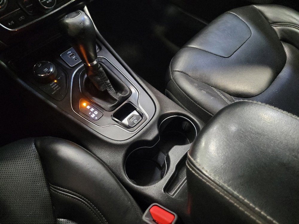 Used 2019 Jeep Cherokee Limited AWD/4WD image 26