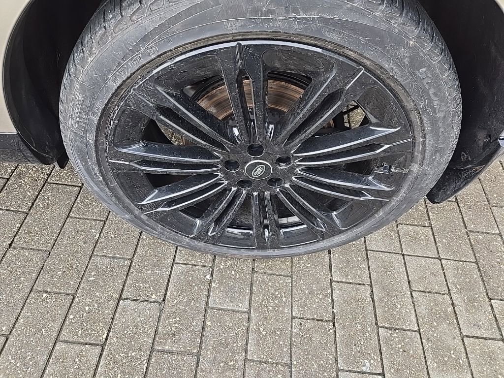 Certified 2024 Land Rover Range Rover Long Wheelbase SE image 12