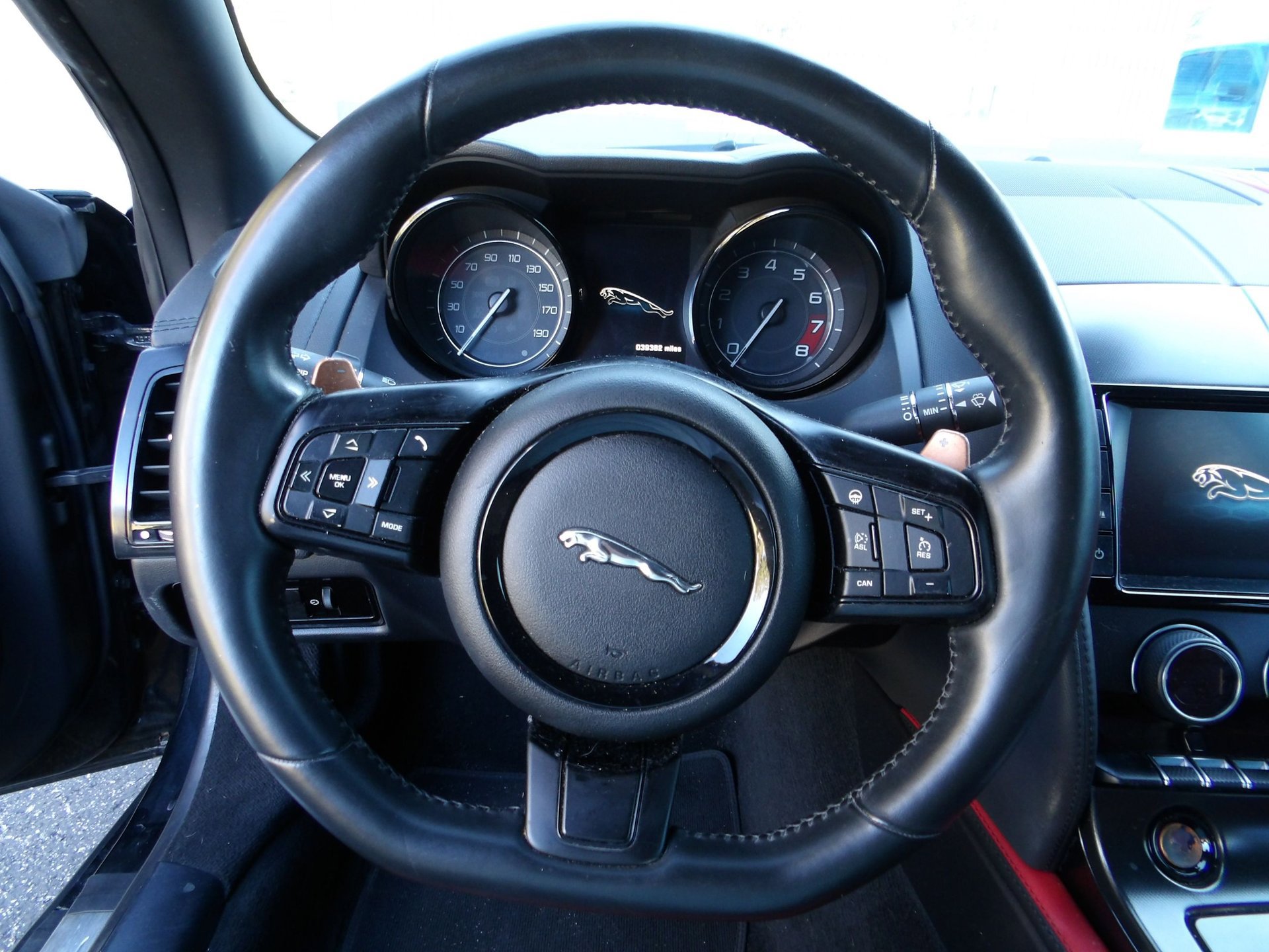 Used 2015 Jaguar F-TYPE S image 49