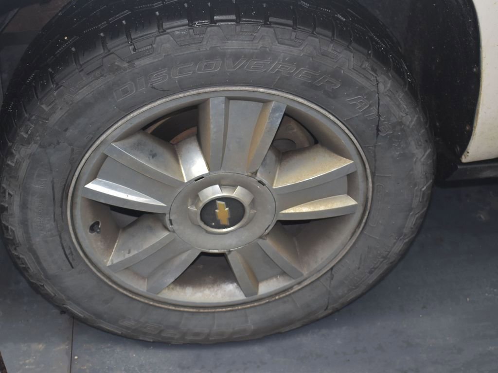 Used 2010 Chevrolet Suburban LTZ image 12