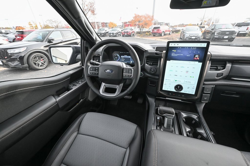 New 2025 Ford F150 Lightning Lariat image 28