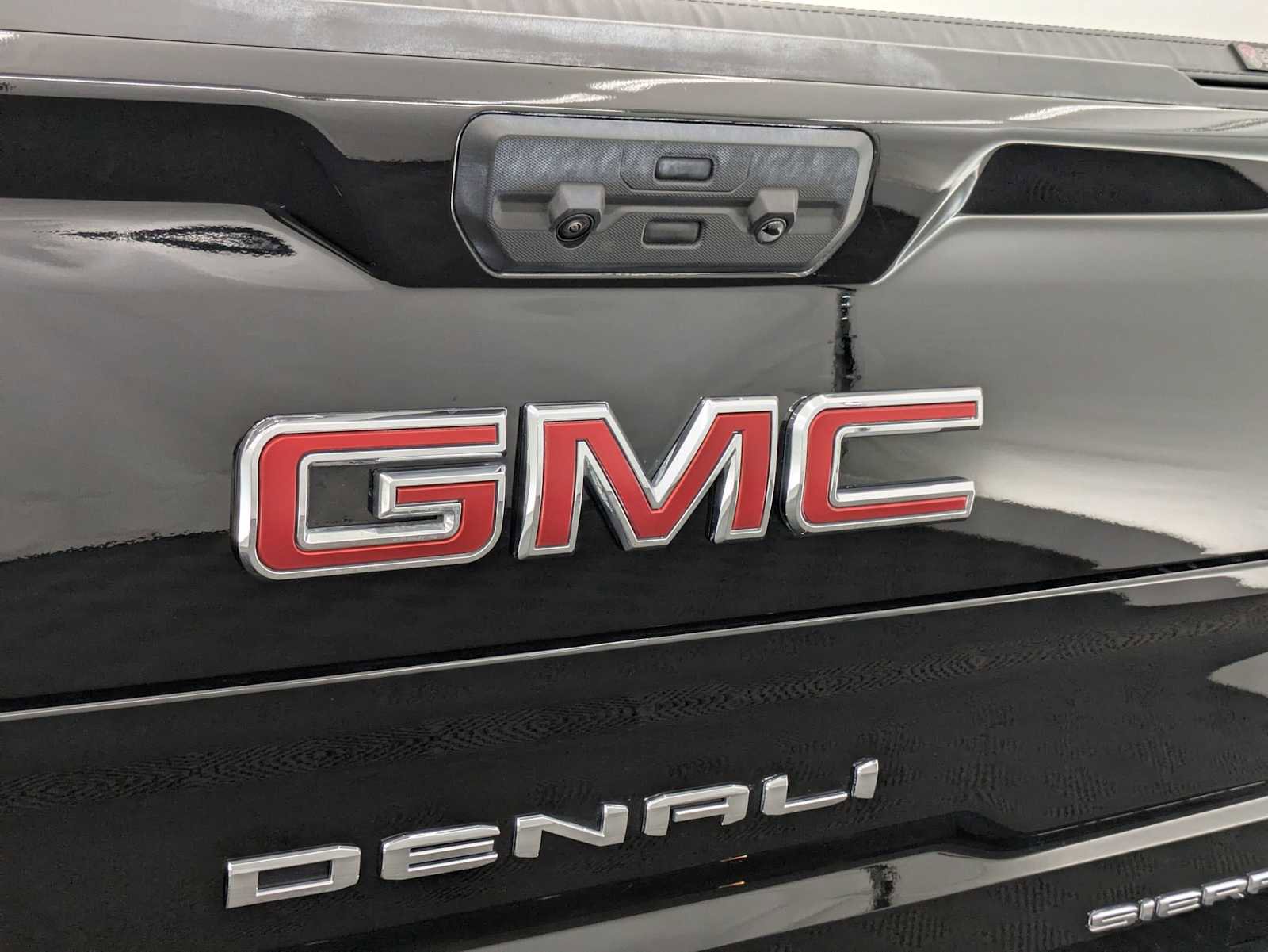 Used 2025 GMC Sierra 1500 Denali w/ Technology Package AWD/4WD image 11