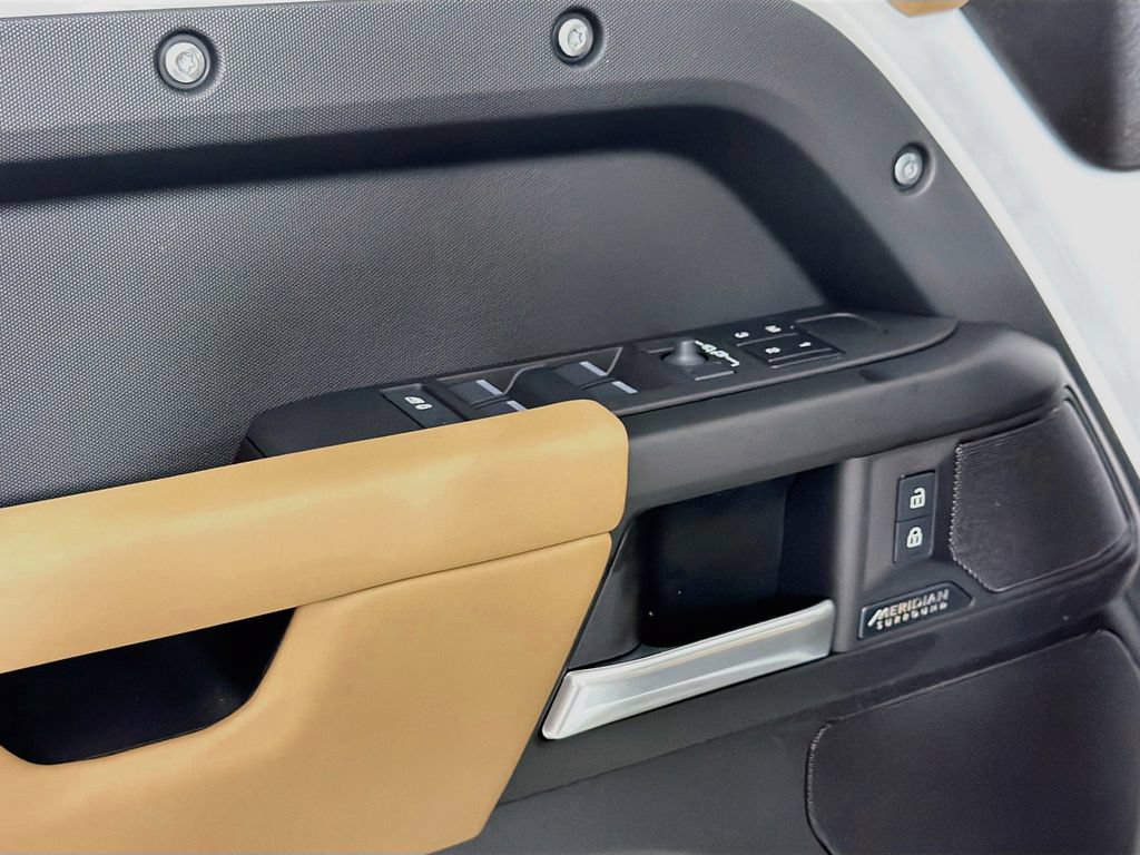 New 2026 Land Rover Defender 130 X-Dynamic SE AWD/4WD image 18