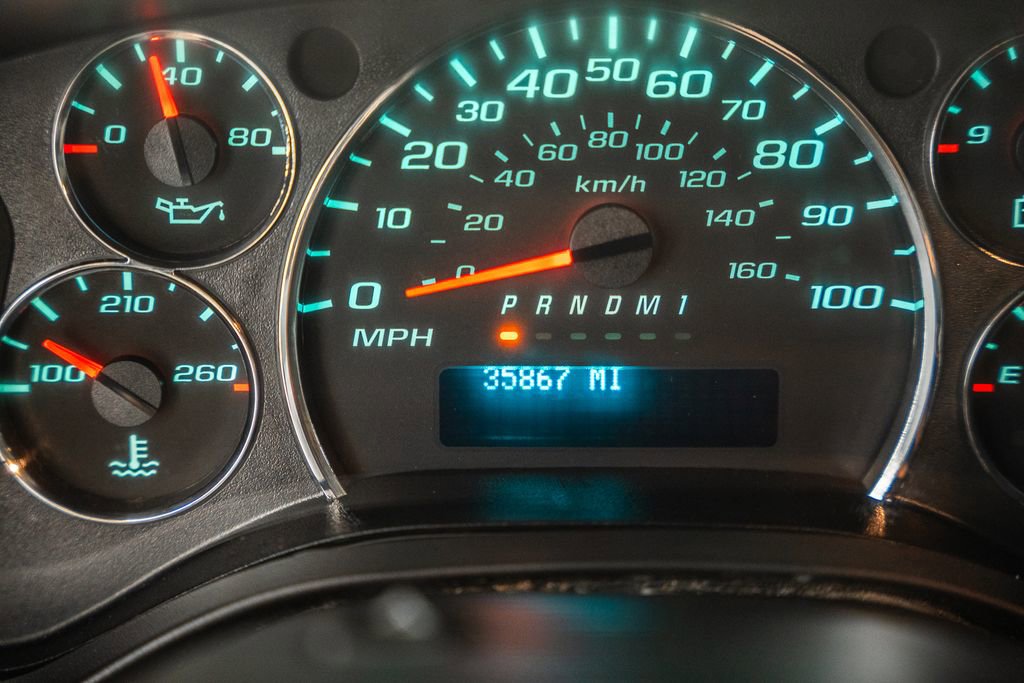 Used 2017 Chevrolet Express 3500 RWD image 36