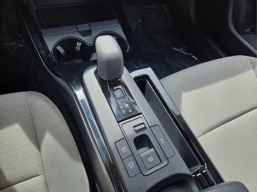 Used 2025 Toyota Prius LE image 32