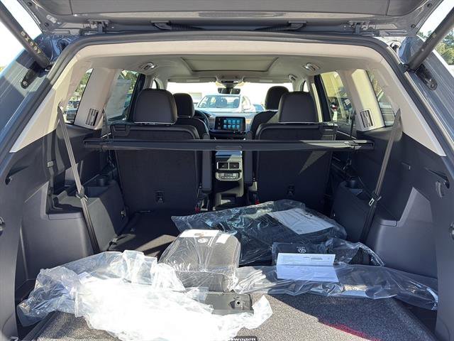 New 2026 Volkswagen Atlas SEL Premium R-Line image 13