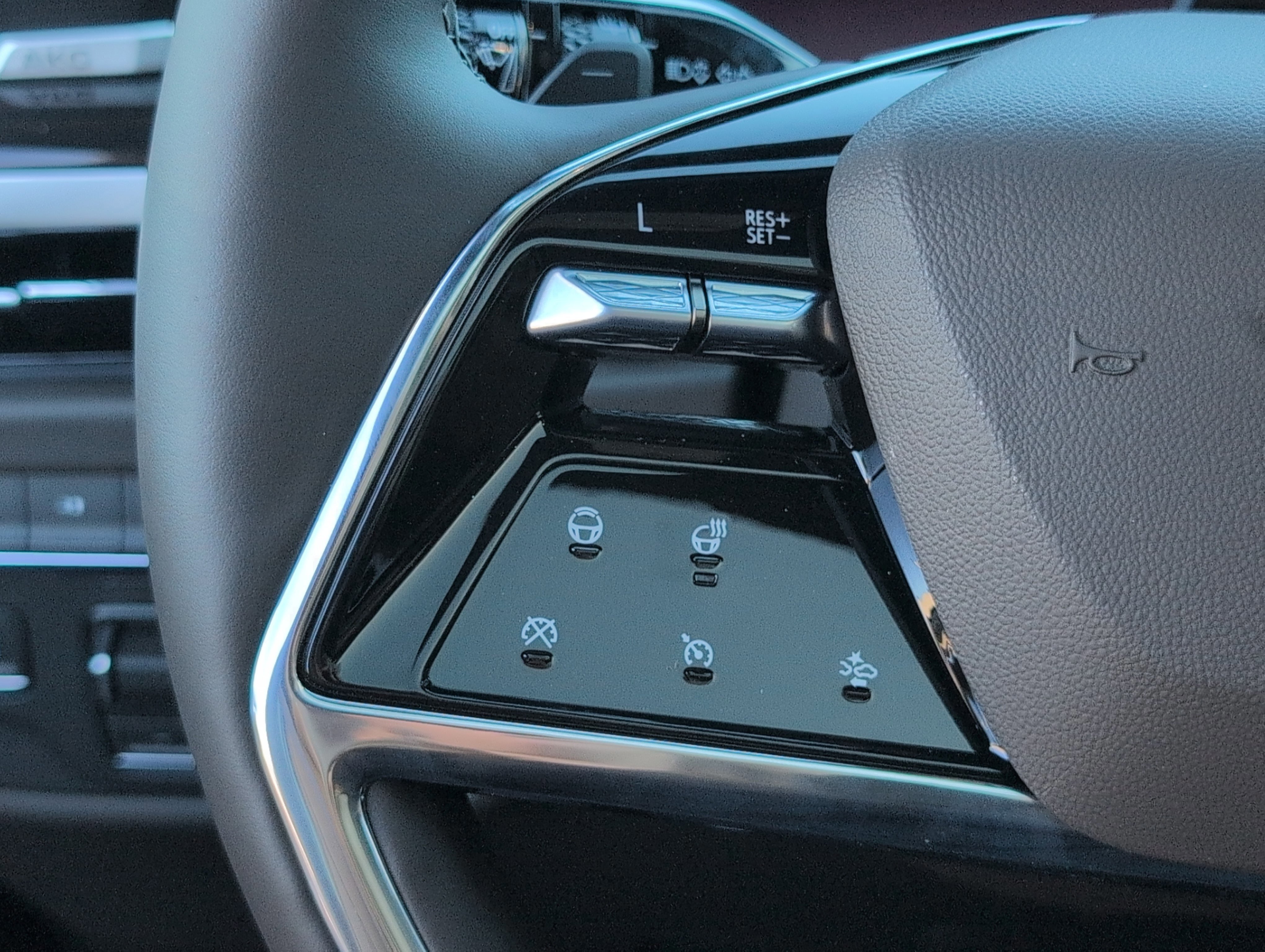 New 2026 Cadillac Escalade Luxury w/ LPO, Radiant Package image 26