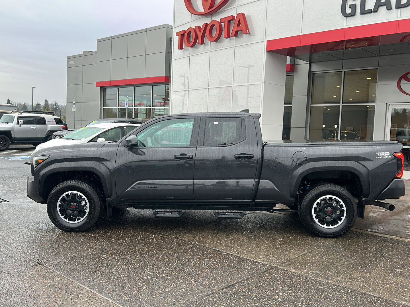 Certified 2024 Toyota Tacoma TRD Off-Road image 9