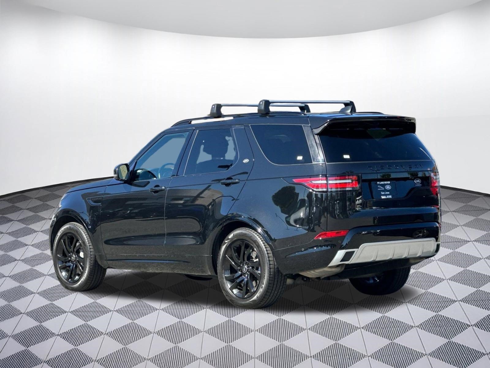 Used 2020 Land Rover Discovery Landmark AWD/4WD image 3
