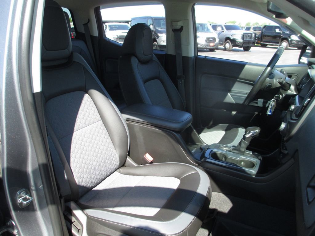 Used 2022 Chevrolet Colorado Z71 AWD/4WD image 21