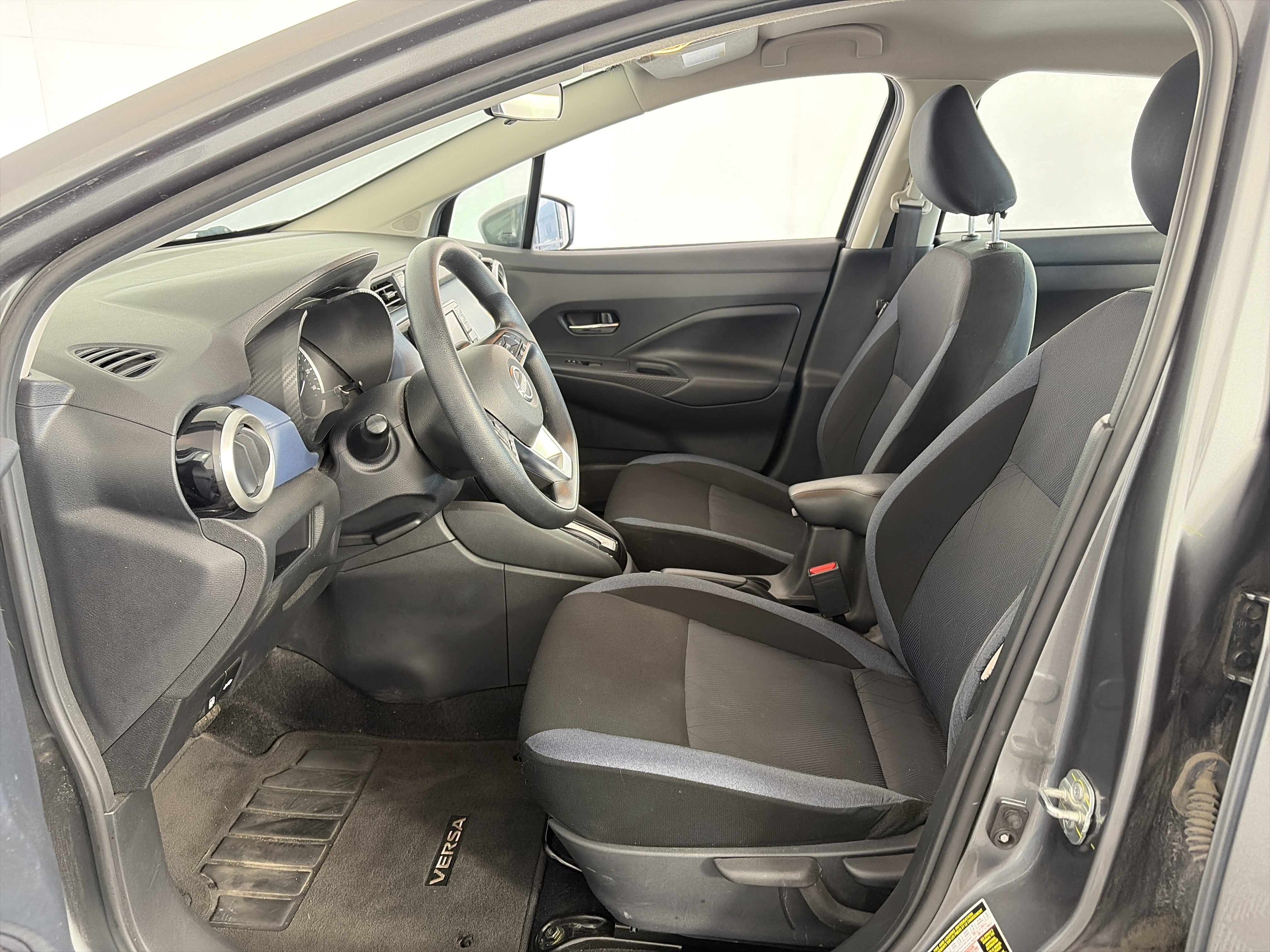 Used 2024 Nissan Versa SV FWD image 6
