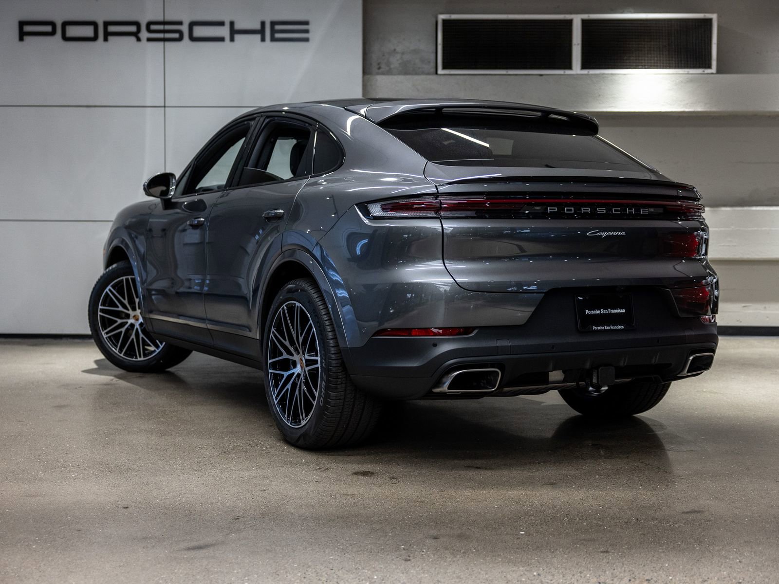 Certified 2025 Porsche Cayenne Coupe AWD/4WD image 3