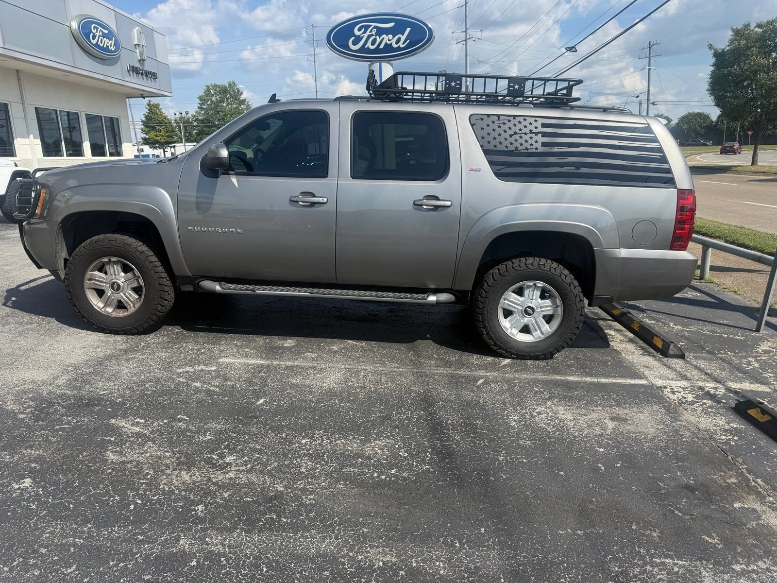 Used 2012 Chevrolet Suburban LT AWD/4WD image 7