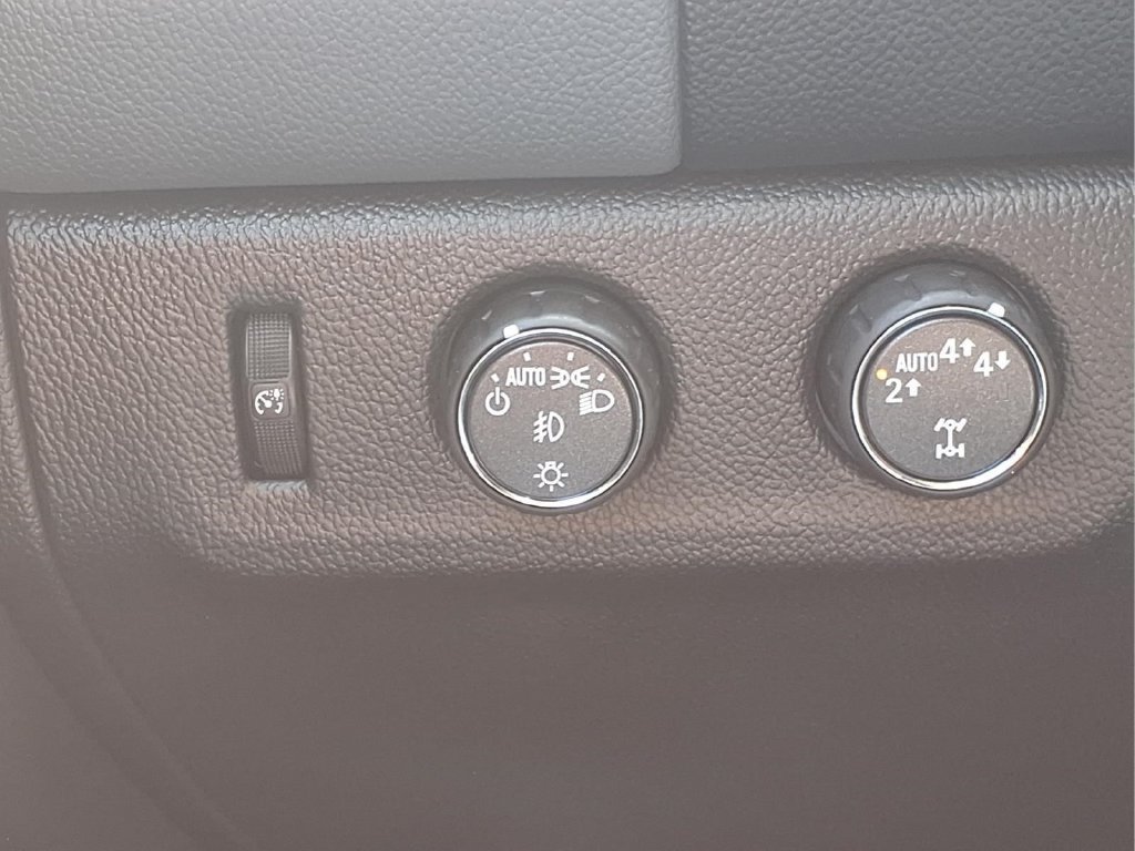 Used 2019 Chevrolet Colorado Z71 AWD/4WD image 17