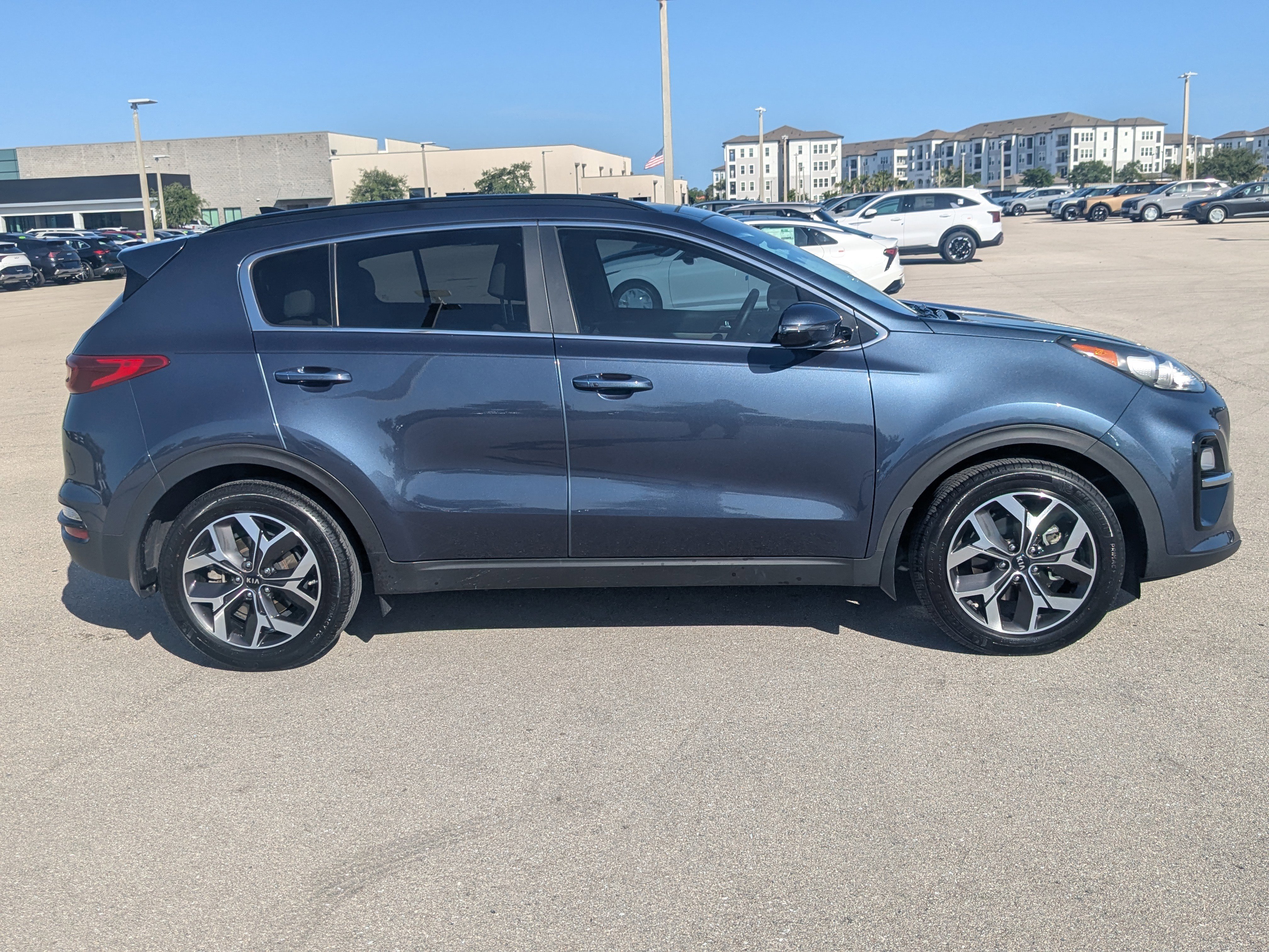 Certified 2020 Kia Sportage EX w/ EX Technology Package FWD image 4