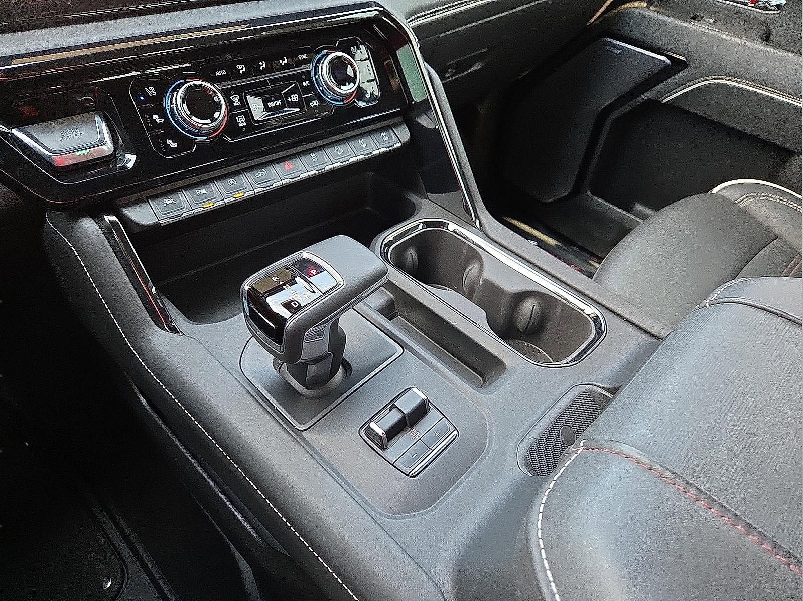 Used 2025 GMC Sierra 1500 AT4X image 25