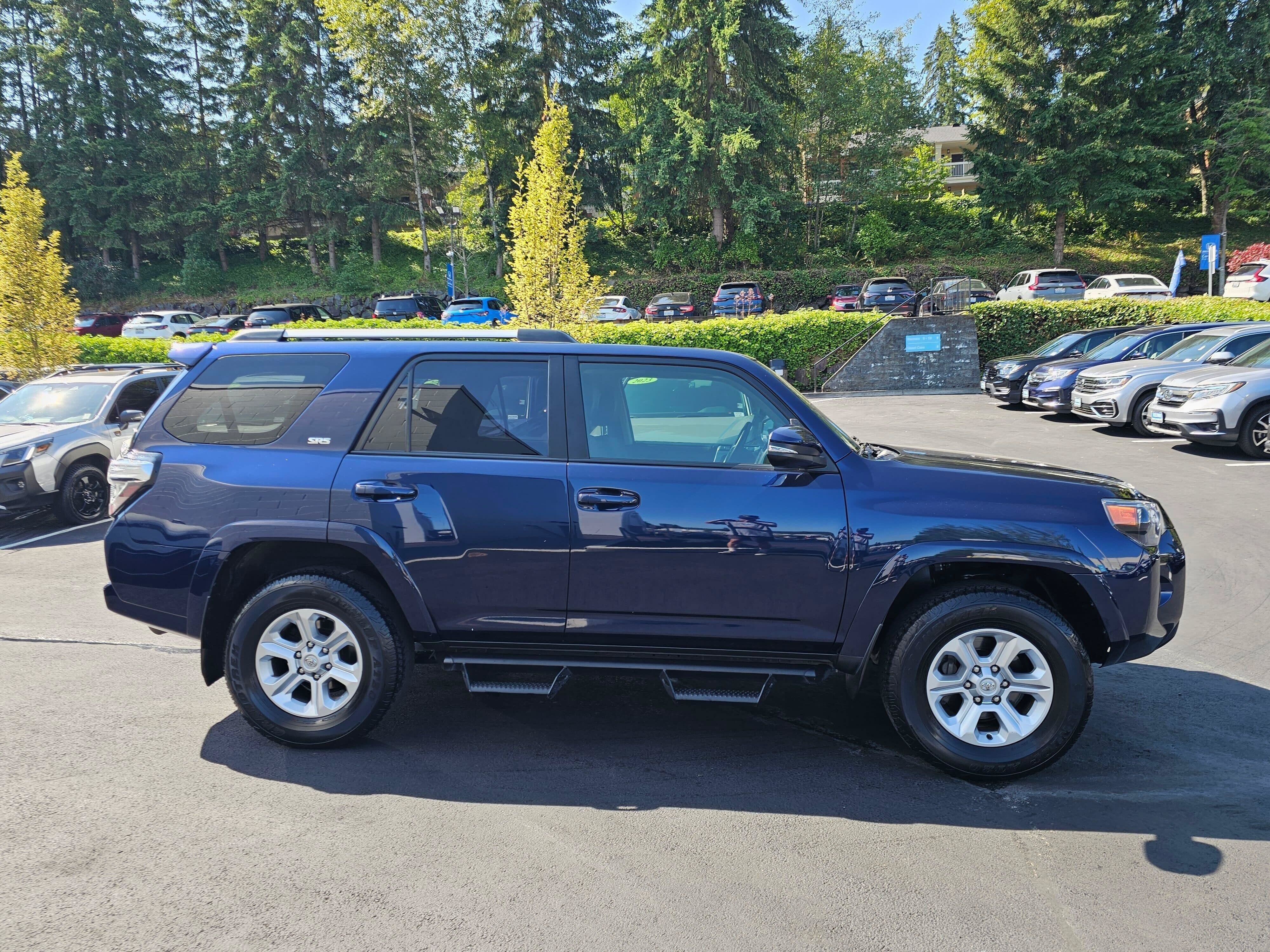 Used 2022 Toyota 4Runner SR5 Premium w/ Moonroof Package AWD/4WD image 8