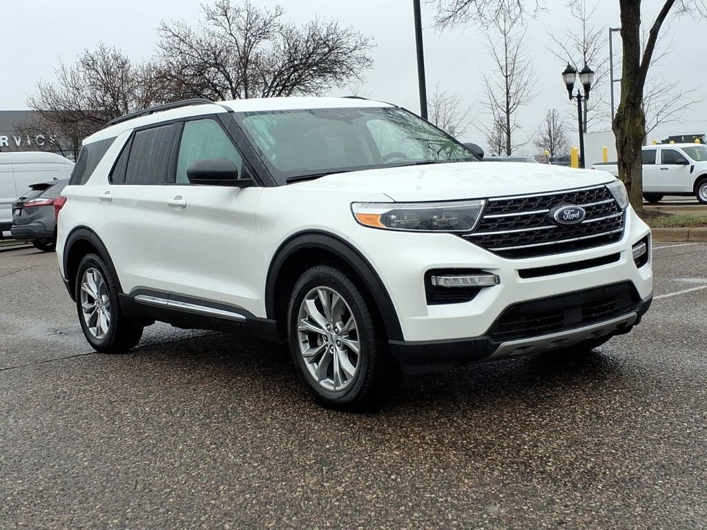 Used 2023 Ford Explorer XLT w/ Equipment Group 202A AWD/4WD image 7