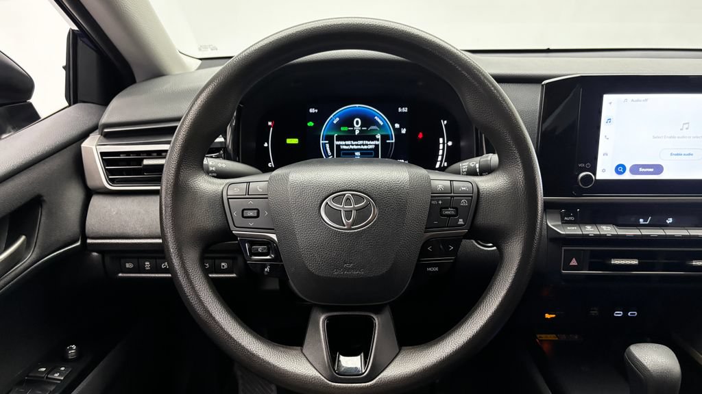 Used 2025 Toyota Camry LE FWD image 28