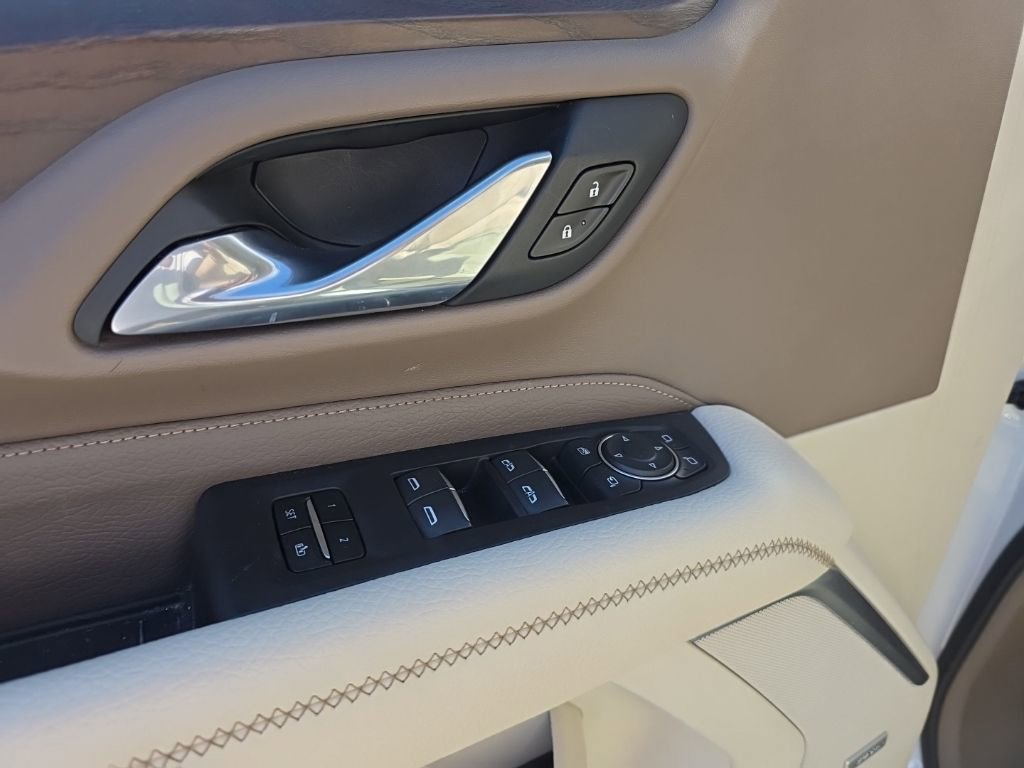 Used 2021 GMC Yukon Denali w/ Denali Premium Package image 11