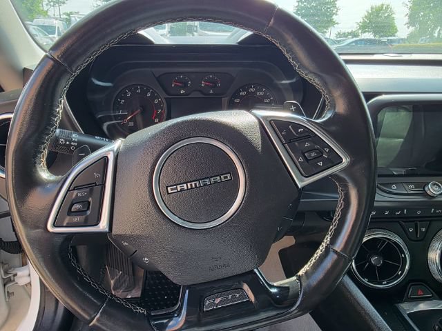 Used 2017 Chevrolet Camaro LT w/ Technology Package RWD image 7