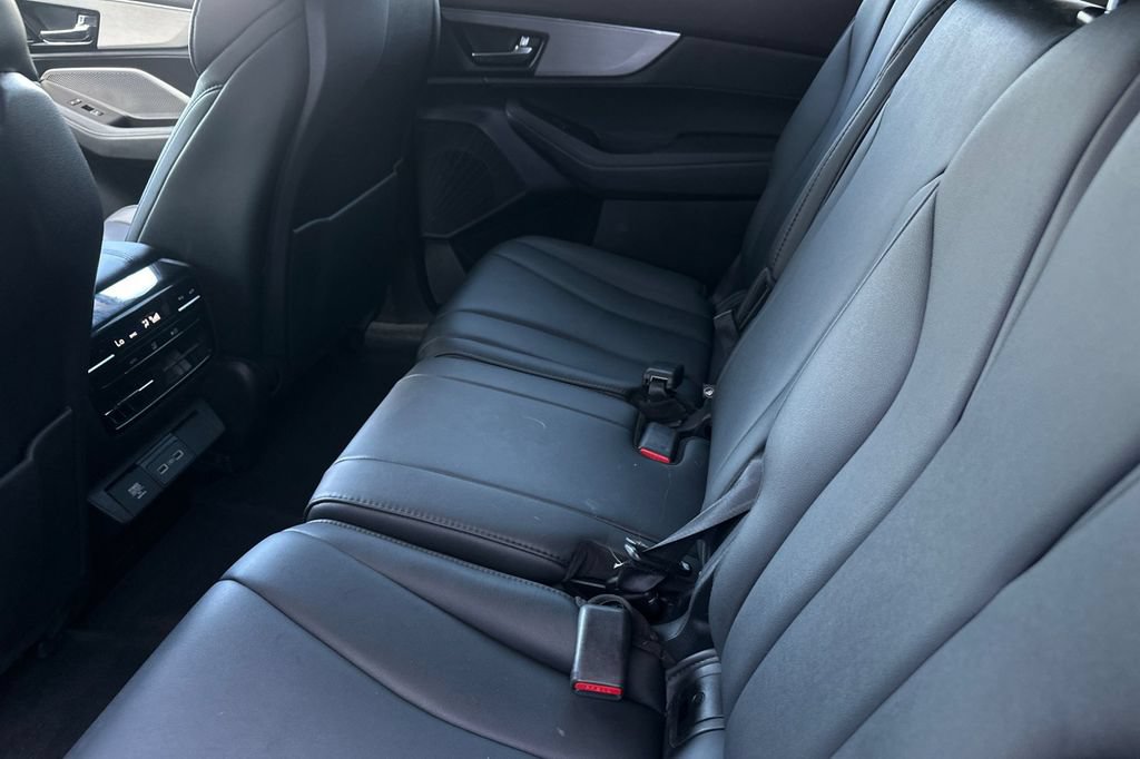 Certified 2023 Acura MDX FWD image 5