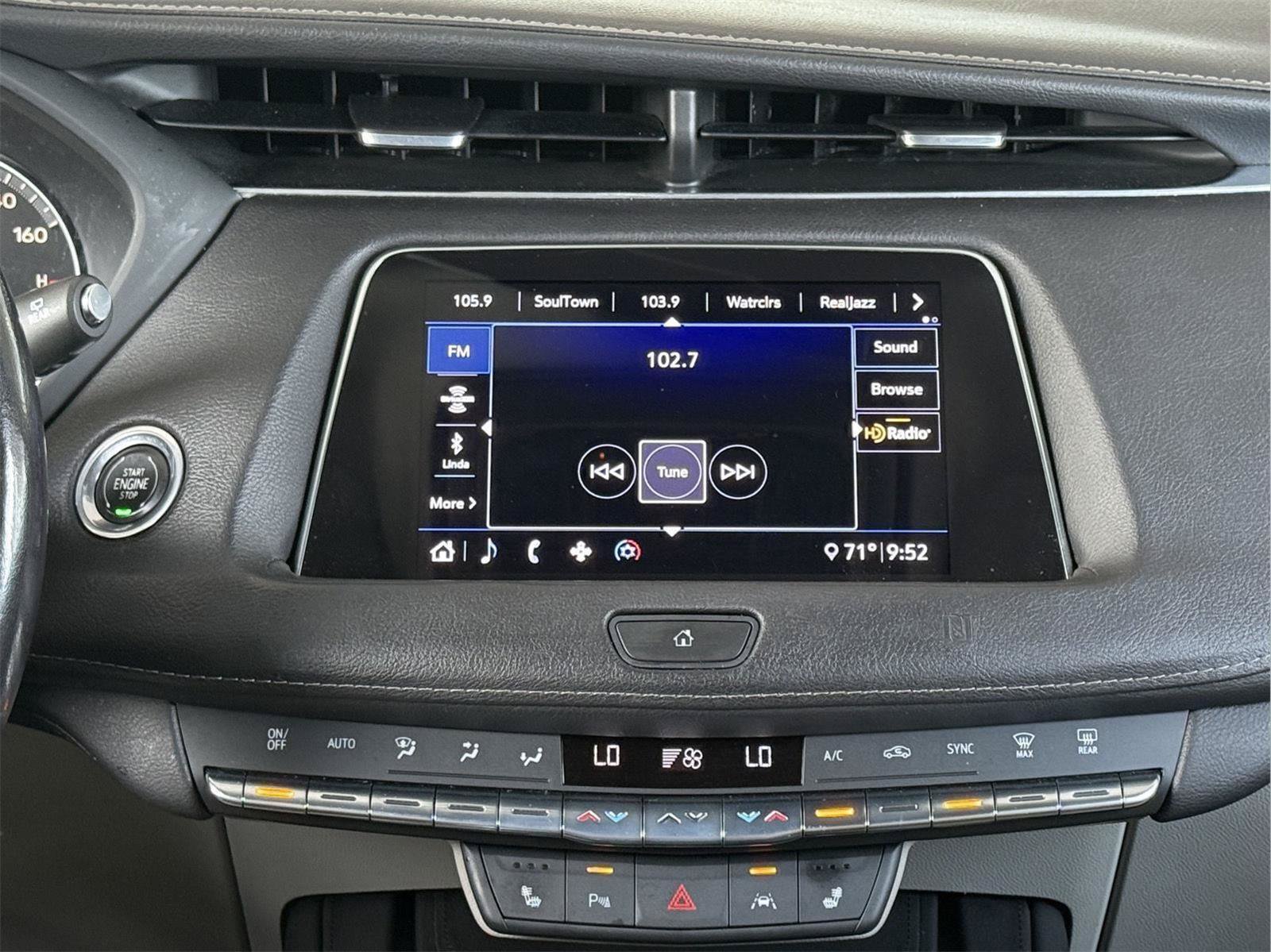 Used 2020 Cadillac XT4 Premium Luxury w/ Cold Weather Package FWD image 17