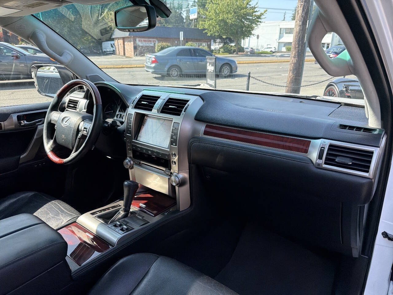 Used 2012 Lexus GX 460 w/ Convenience Pkg AWD/4WD image 18