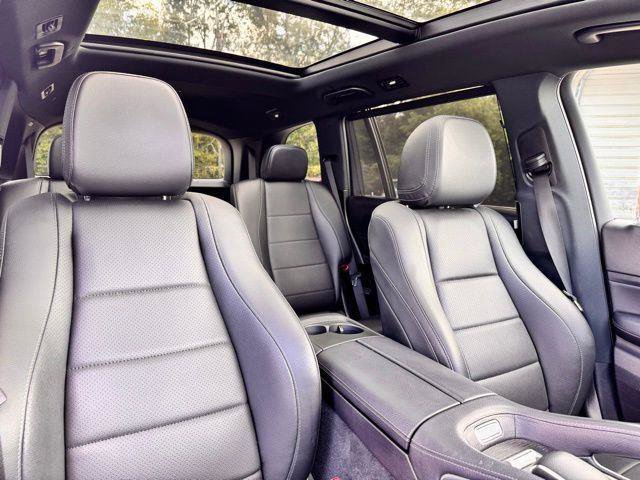 Used 2021 Mercedes-Benz GLS 450 4MATIC image 33