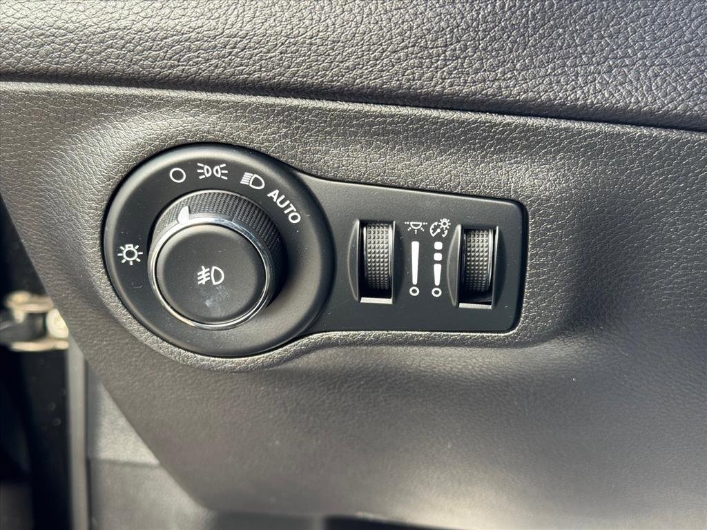 Used 2018 Jeep Compass Latitude image 23